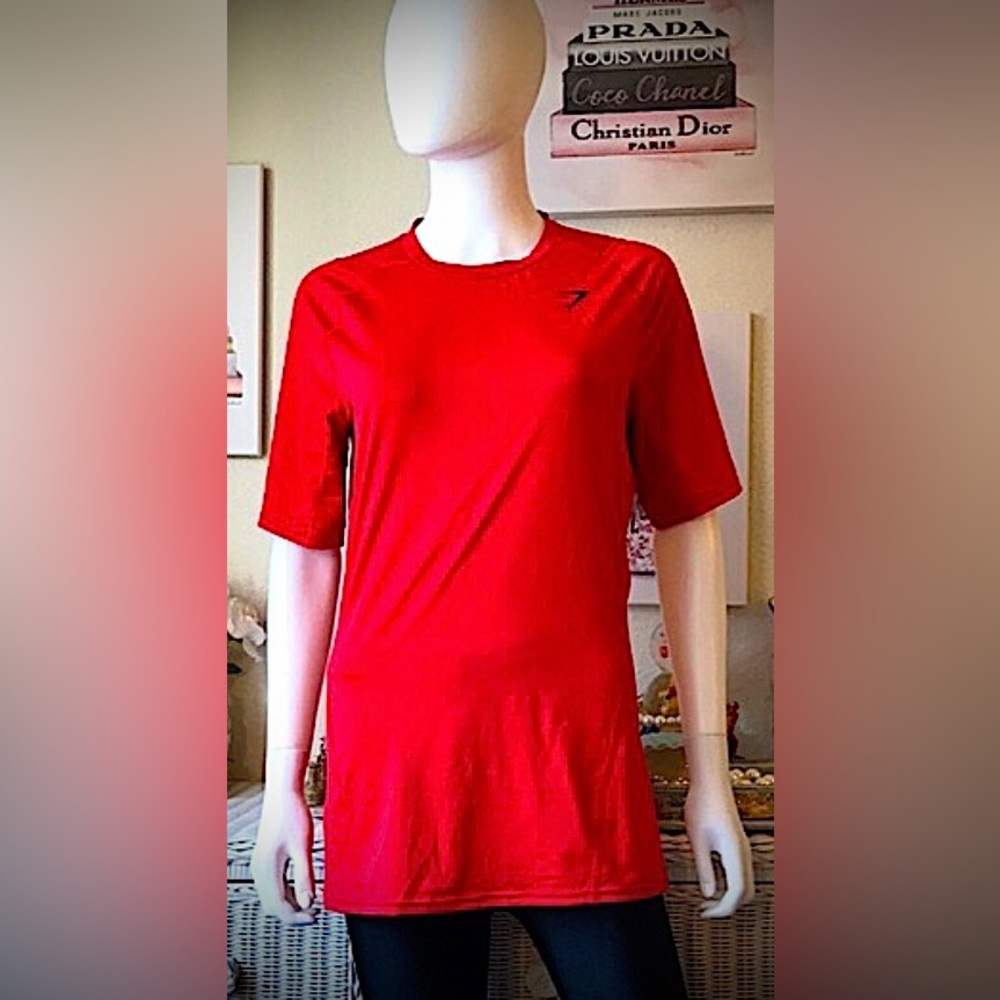 Gymshark Crewneck Top Lightweight Pullover for Fitness & Exercise in Red size M